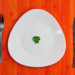 Czy przy odchudzaniu trzeba przejść operację odcięcia ust od talerza?